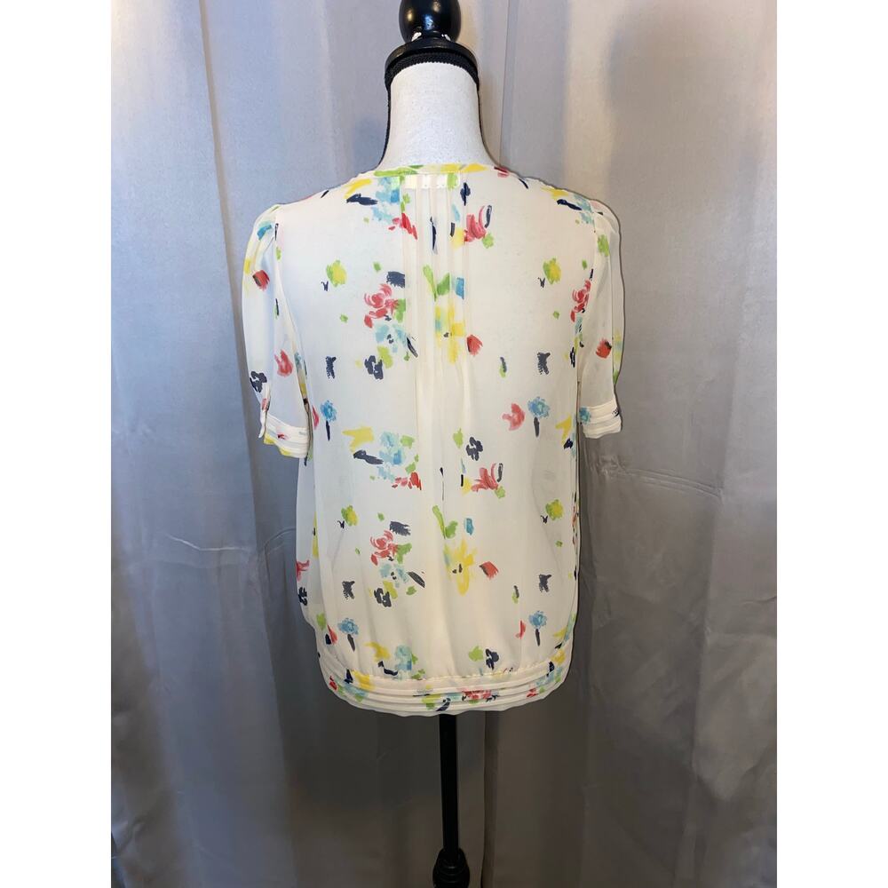 Anthro Pins and Needles Sheer Floral Blouse Size Medium Pleated Shoulder Top - Picture 7 of 10